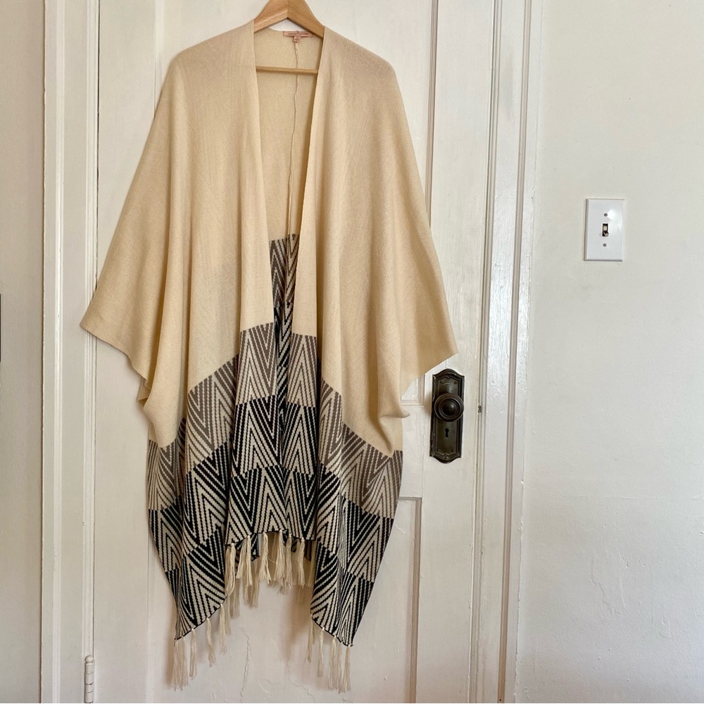 Gibson Latimer Geometric Scarf Wrap Poncho M
